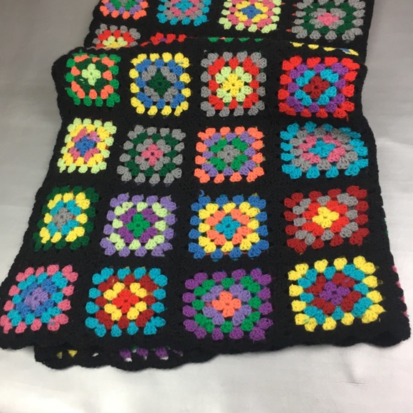 Vintage handmade granny square Afghan blanket - Picture 7 of 9